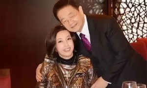 74岁刘晓庆拍完短剧即返美考驾照，精力旺盛真是特种兵一样的女人